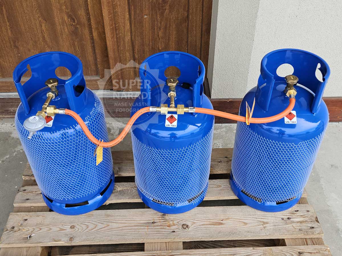 Propojení 3 ks PB láhví 10 Kg zepředu