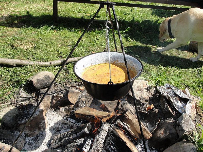 Gulášový kotlík závěsný 30 l, smaltovaný