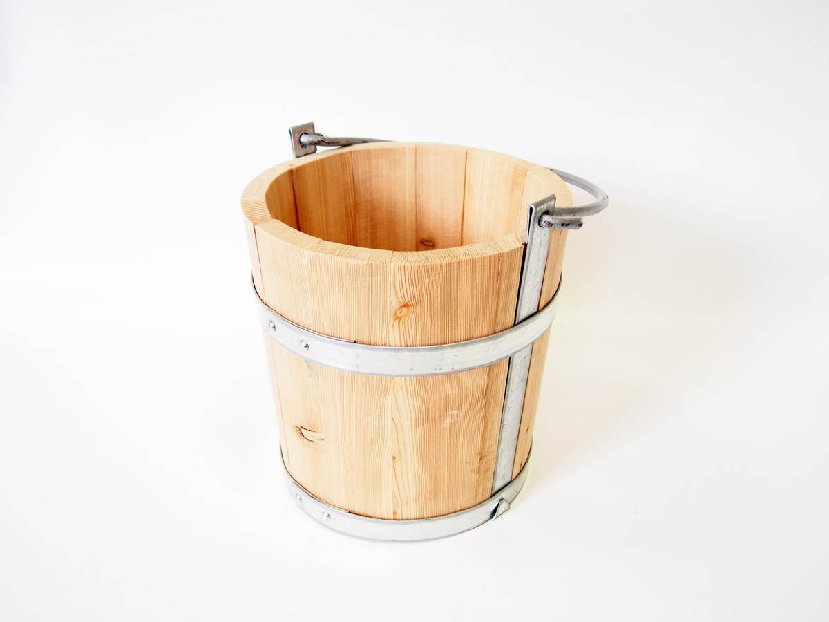 Dřevěný květináč - vědro 30x30, 12l s uchem a kováním, džber BDO modřínový