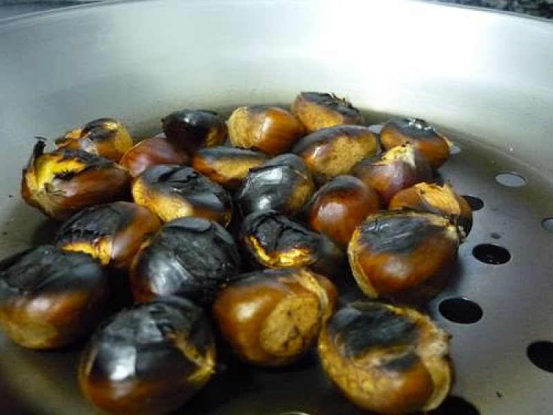 Pánev na opékaní kaštanů 28 cm, Vaello Campos P1028