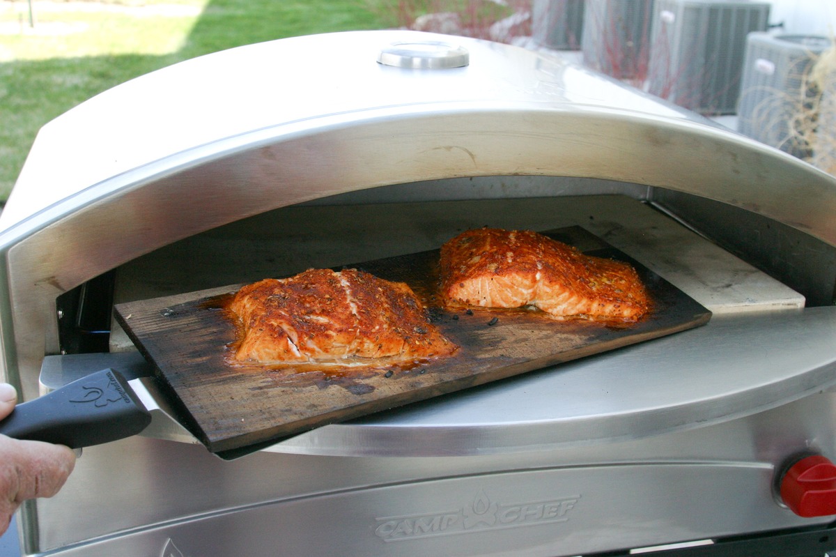 Přenosná plynová pec na Pizzu 4,8 kW Camp Chef CC-PZOVEN