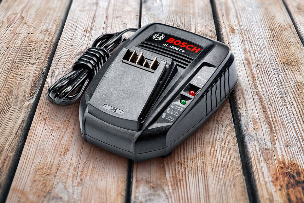 Gloria BOSCH rychlo-nabíječka AL 1830 CV, 729103.0000