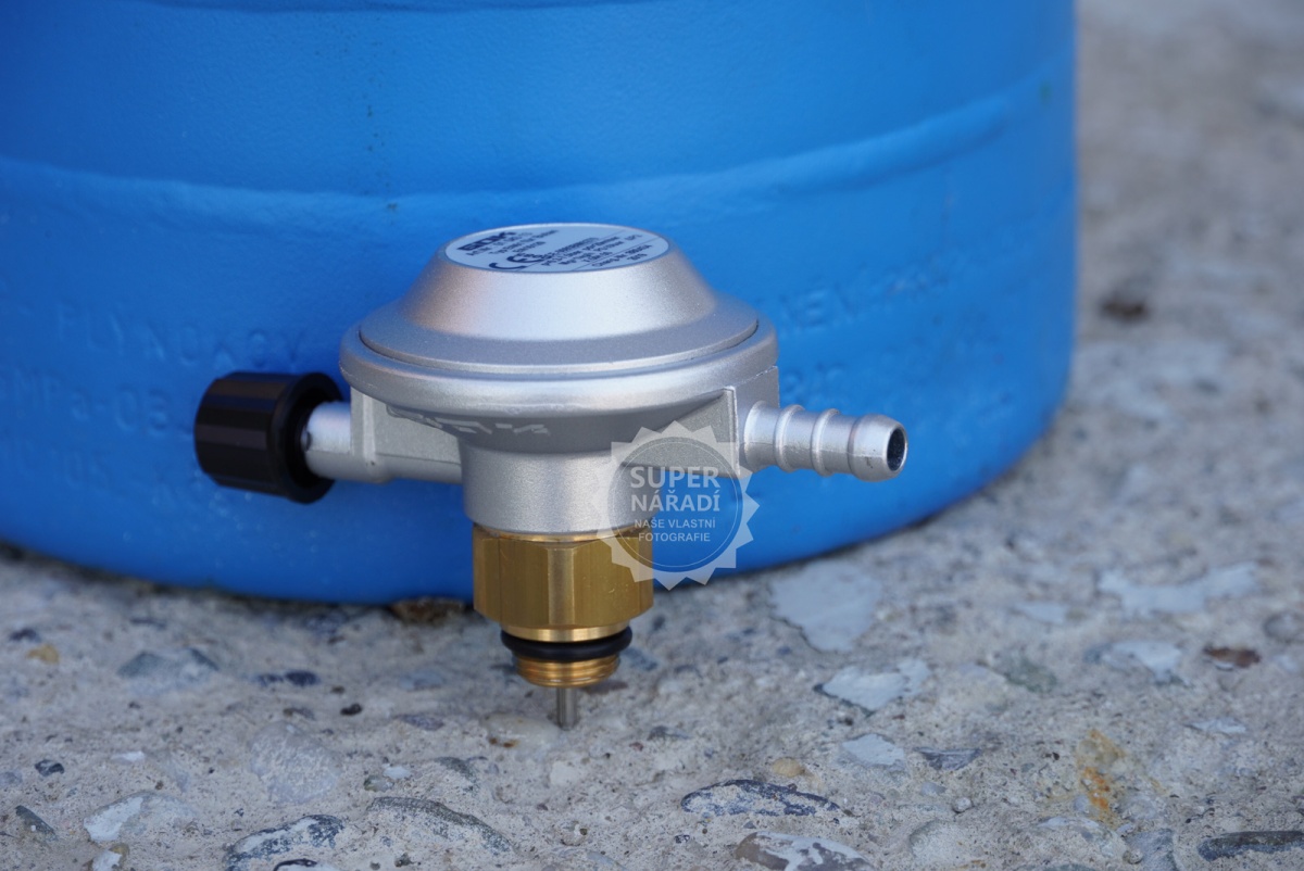 GOK Regulátor plynu 29 mbar LPG na 2 kg láhev s ventilem 01 043 13, EN61 combi