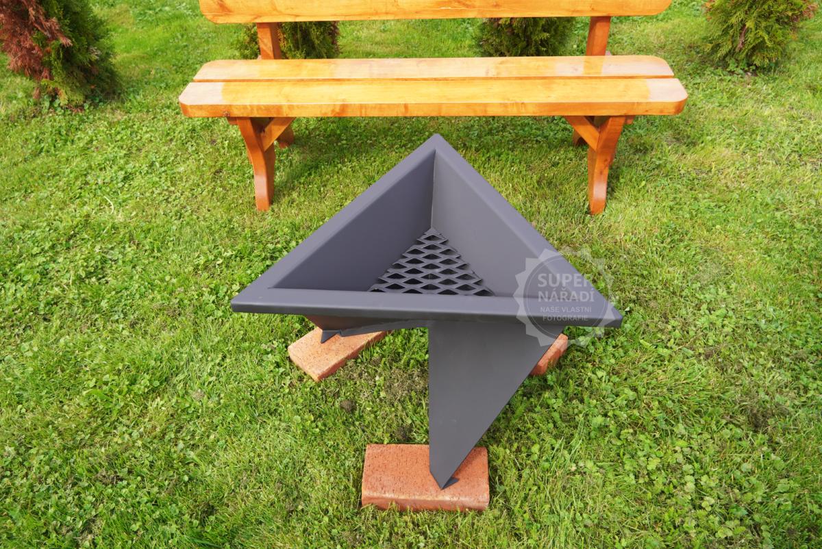 GFire ohniště 3T-Triangl 73x73 cm ocelové, 3 nožky, lakované, trojúhelník na terasu a zahradu