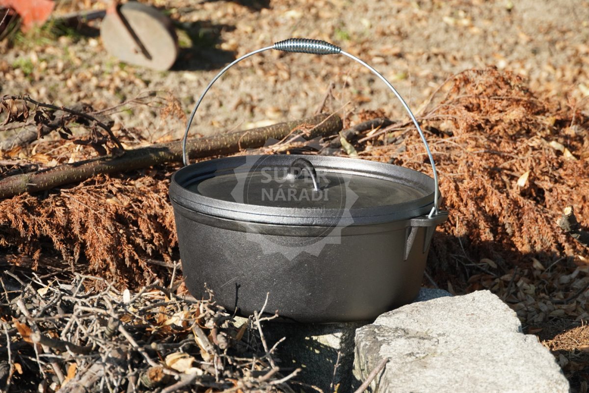 Poklice litinová 34 cm pro kotlík na guláš 10,1l Magic Home 254698 s madlem