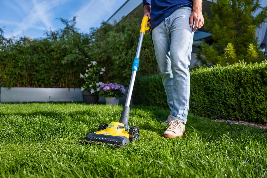Gloria FineCut 230V kompaktní elektrická sekačka trávy 001320.0000, nožová 25 cm