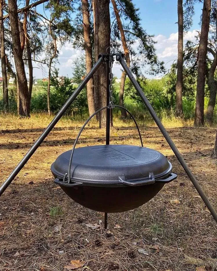 Brizoll Litinový kotlík 36 cm 8l kazan KA08-3 + grilovací pánev-poklička, žebrovaná