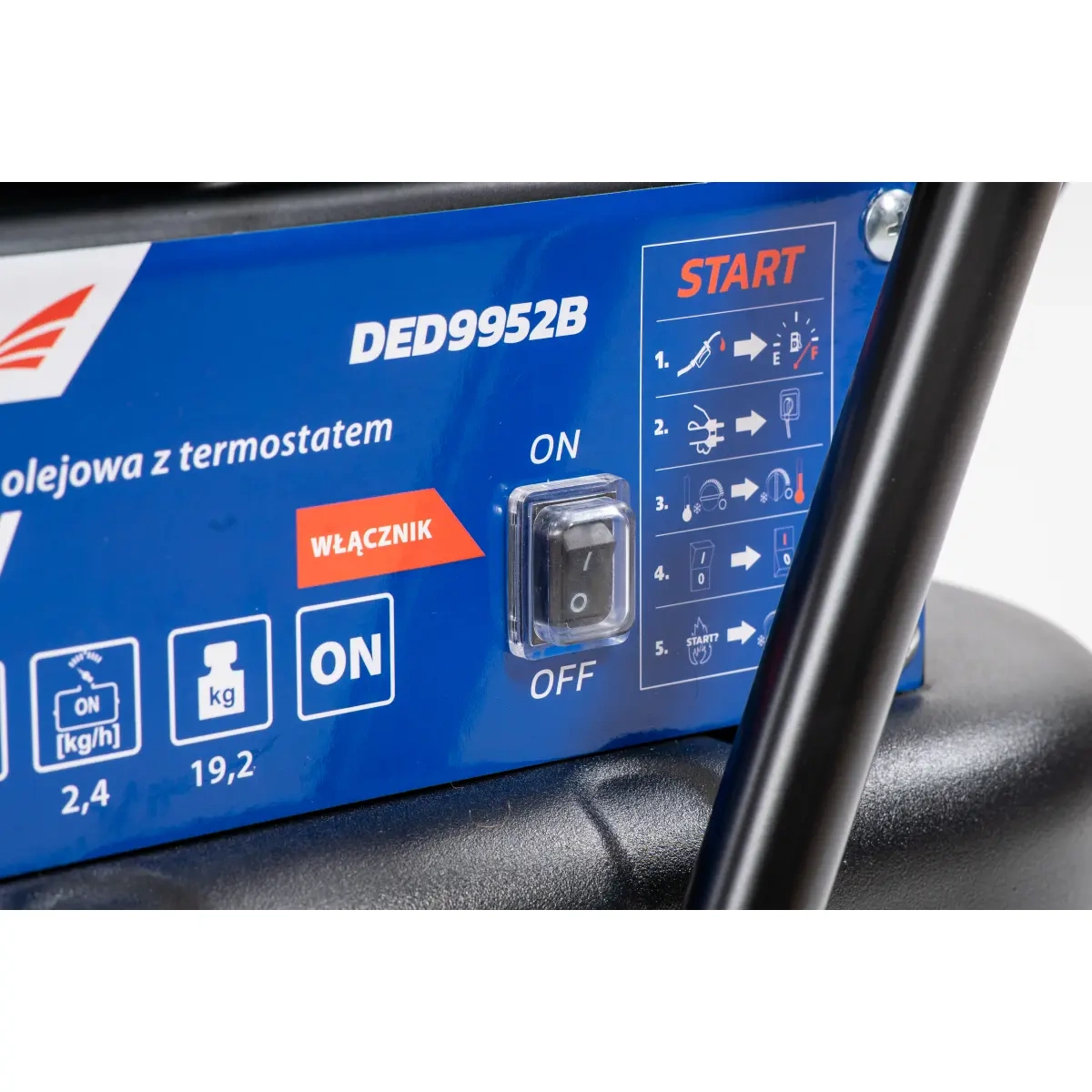 Dedra naftové topidlo 30 kW s termostatem DED9952B černé + kolečka, madlo