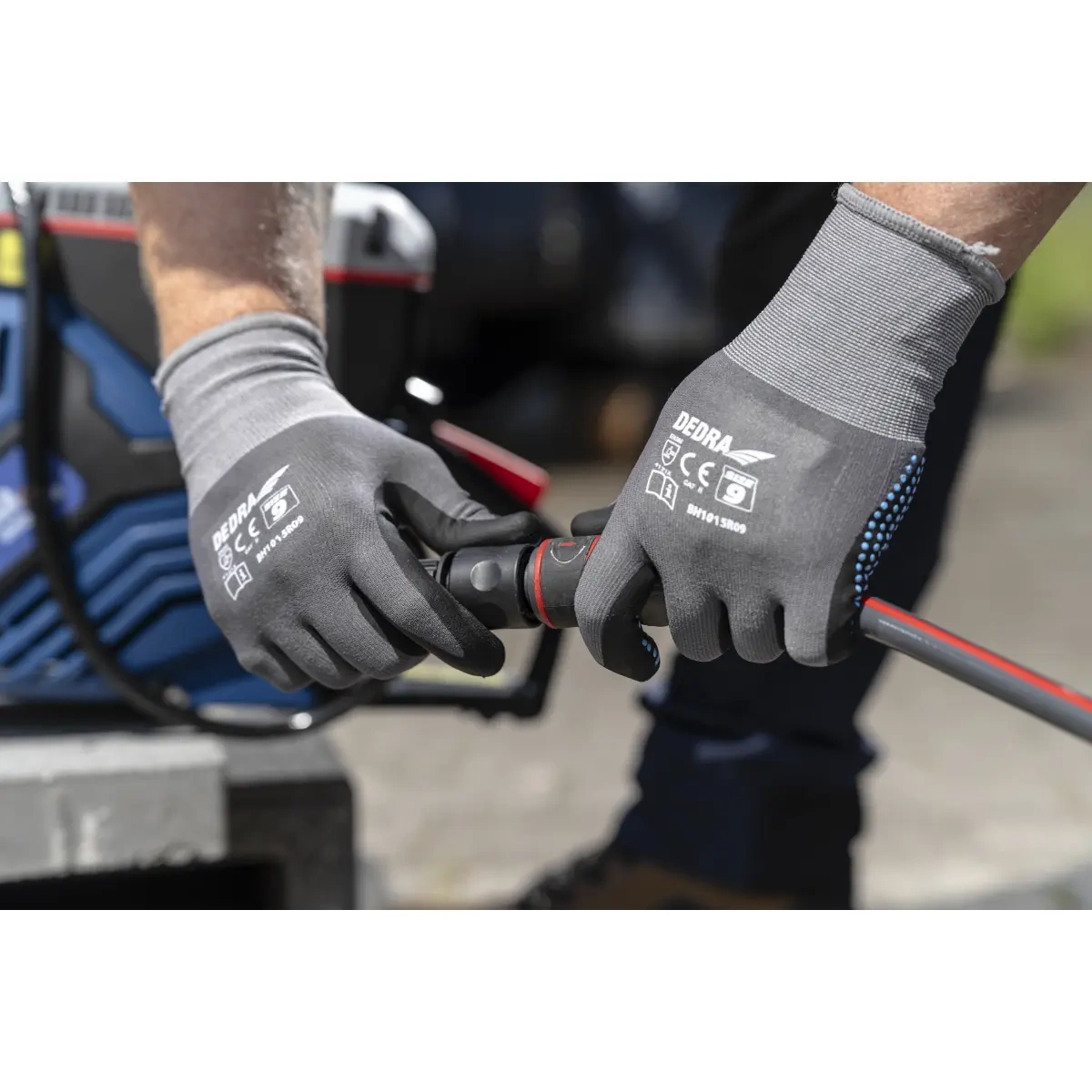 Dedra benzínová řezačka na beton, asfalt 3,5 kW, 350x25,4 mm DED8836 s vodním chlazením