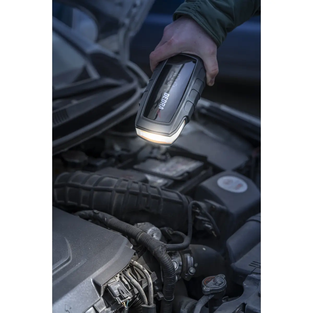 Dedra powerbanka 16000mAh LCD displej DEPP1600, pomocný start, svítilna