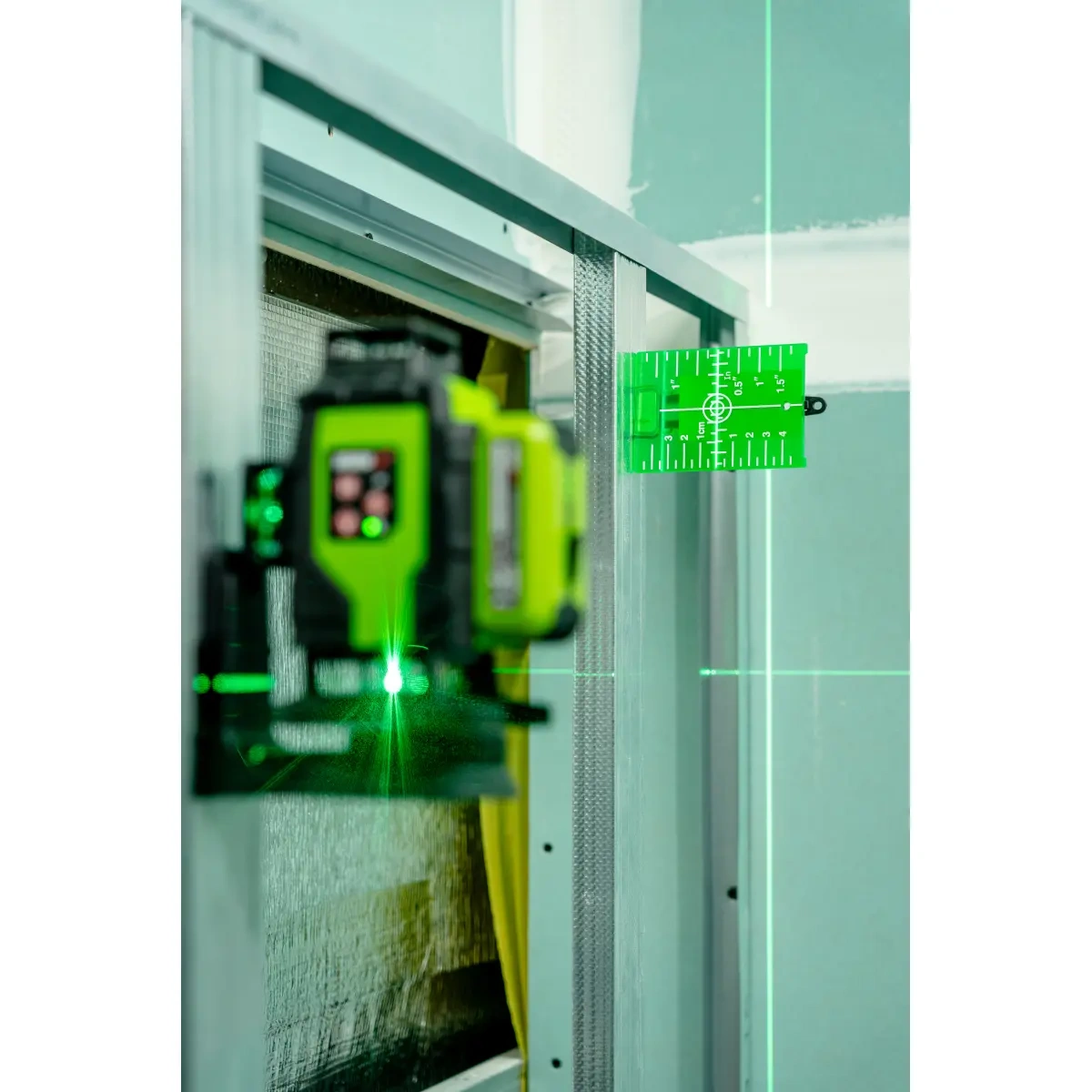 DEDRA křížový laser 4D, 2,4W 30/50m MC0908 se zeleným paprskem, diody Sharp