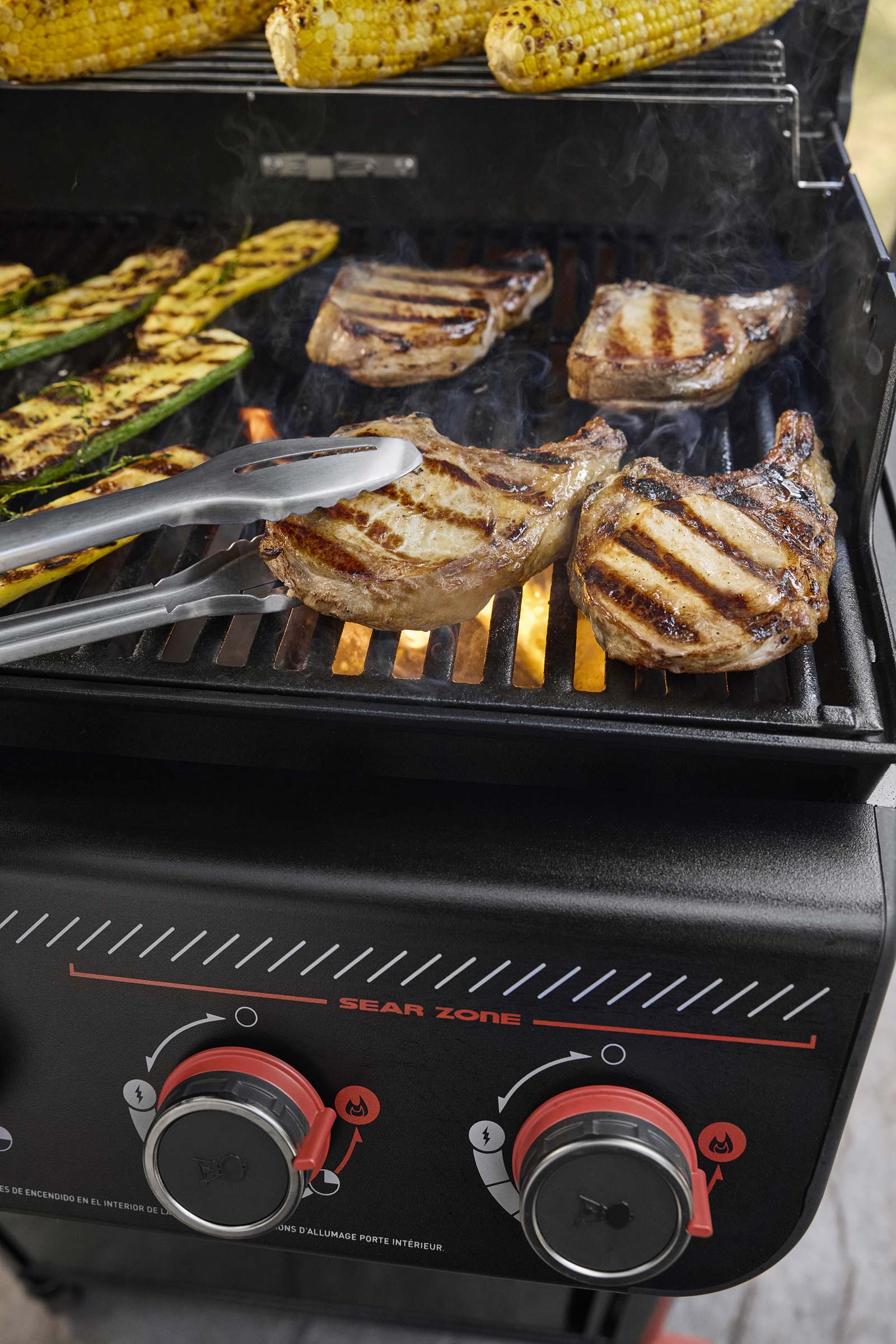 Weber Spirit EPX-435R Stealth Edition, plynový gril 14 kW 1502252 + rožeň 230V, vařič, Sear Zone, W-Works, Connect, Crafted GBS