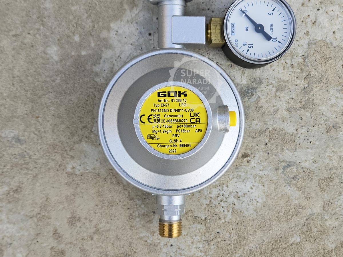 GOK plynový regulátor 30mbar 1,2Kg/h do karavanu Shell-F x G1/4L, 01 286 15, EN71 LPG s manometrem