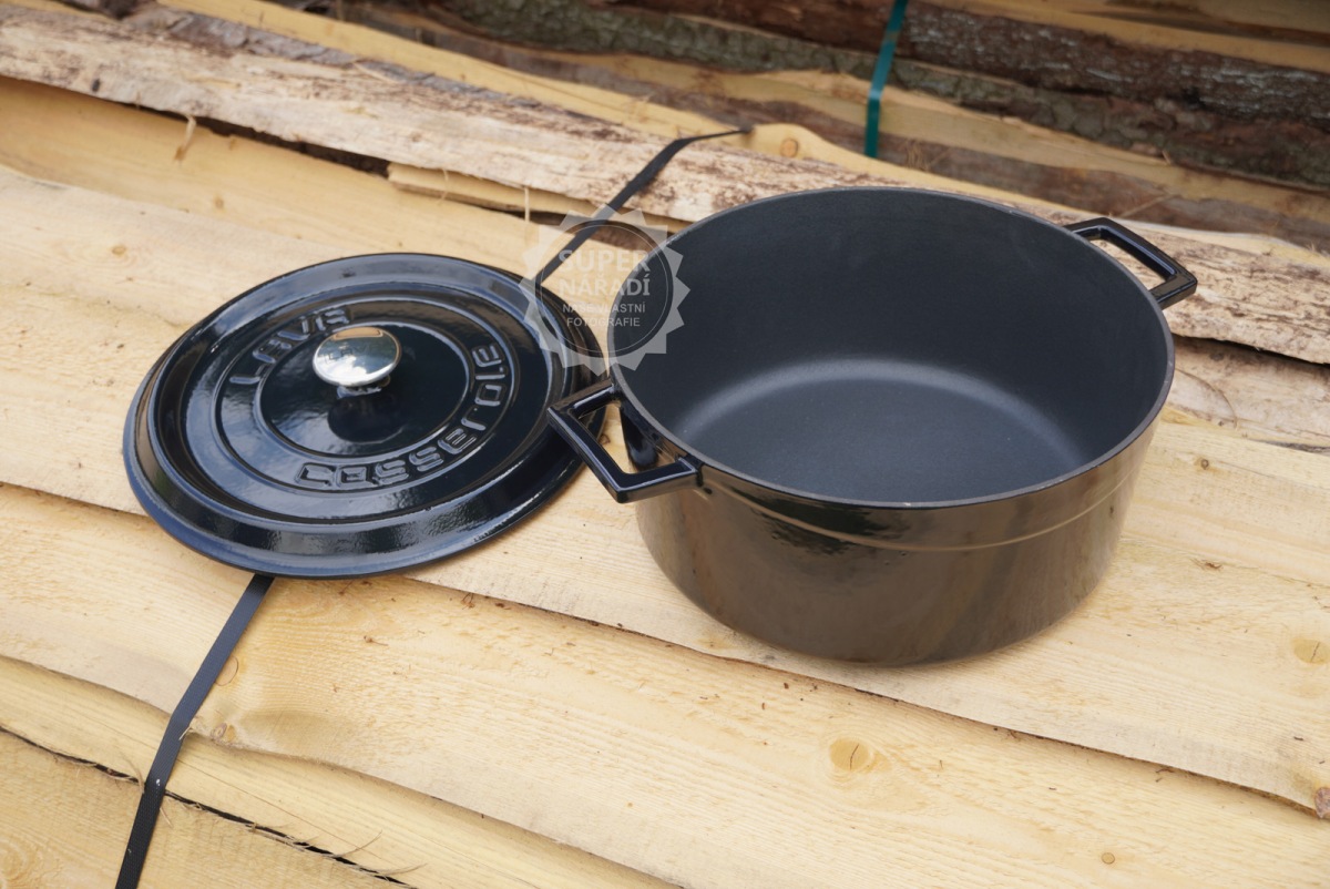 Litinový černý hrnec 32 cm smalt, kulatý Lava Metal LVYTC32K2BL
