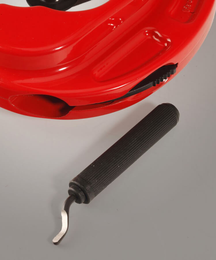 VIRAX Řezák na měděné Cu trubky 6 - 67 mm 210455 s odhrotovačem