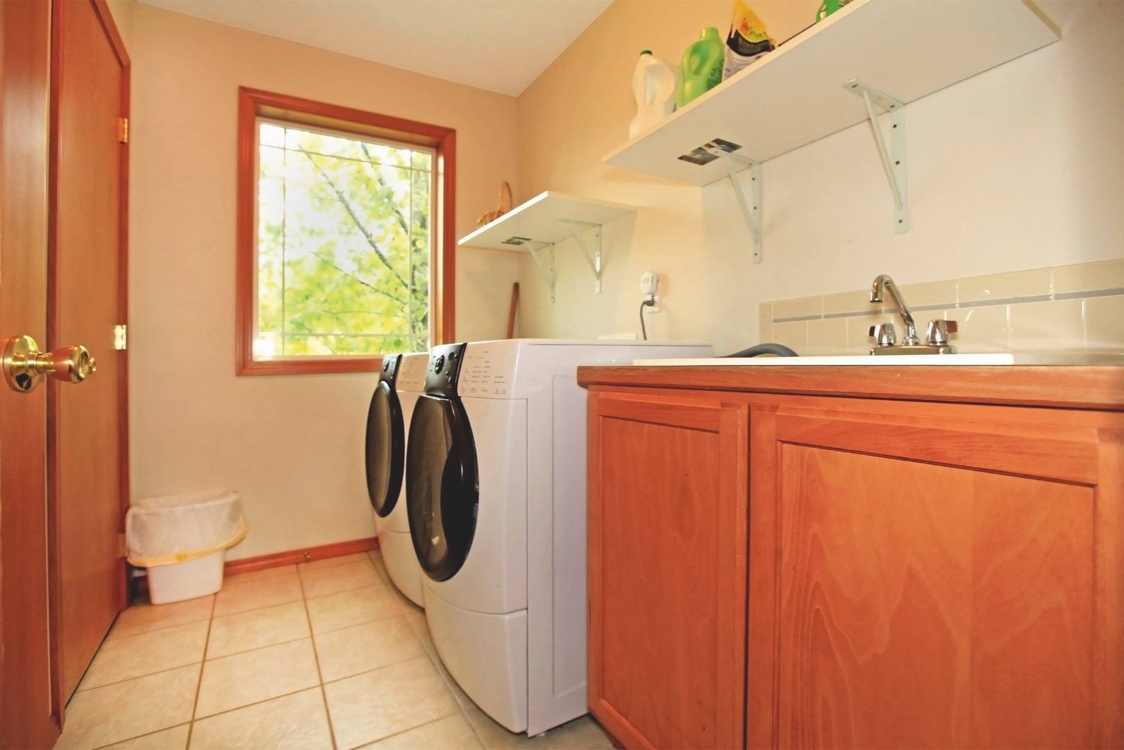 MASTER odvlhčovač vzduchu DH720P, 390W, 20 l / 24 h + Ionizace vzduchu