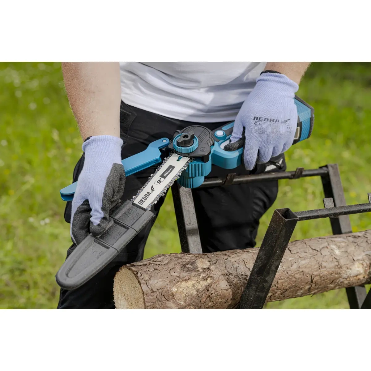 Dedra Mini Aku 18V řetězová pila 8" DED7181S, 200 mm lišta, SAS+ALL