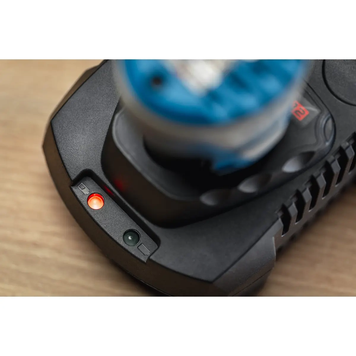 Dedra MAUS12 nabíječka 12V, 2,4A, 50W DED7302