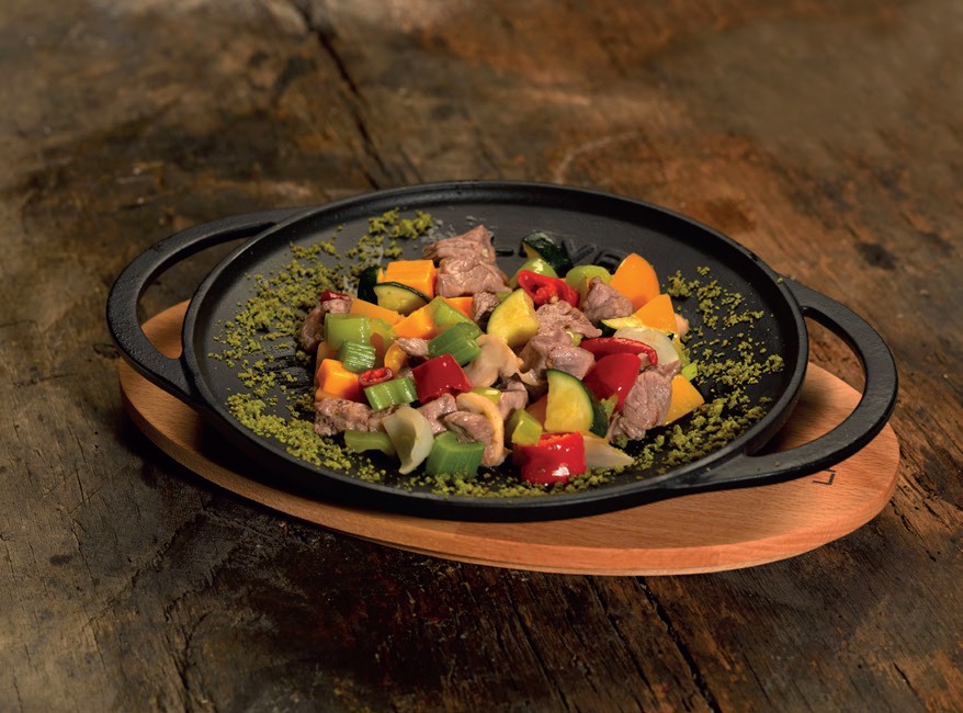 Litinová pánev Wok 20 cm s dřevěným podstavcem LAVA Metal LVECOSK20T7K4