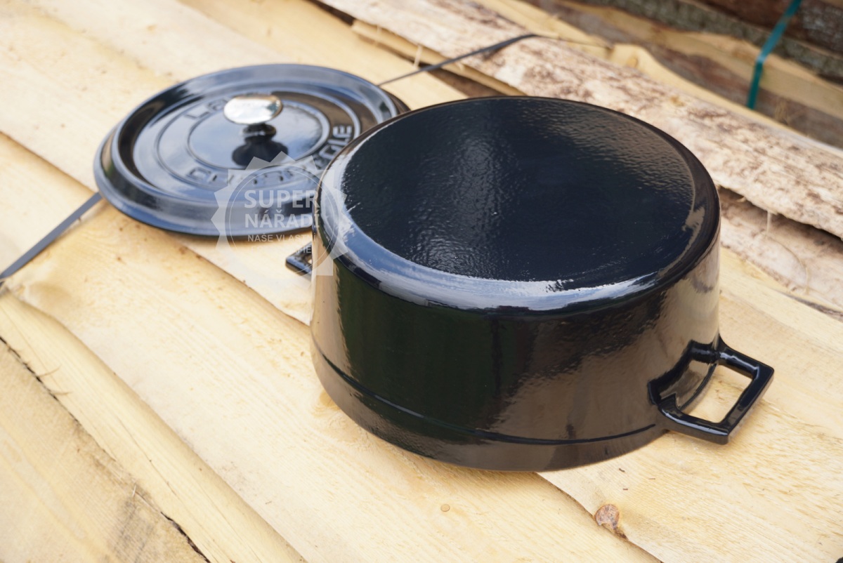 Litinový černý hrnec 32 cm smalt, kulatý Lava Metal LVYTC32K2BL