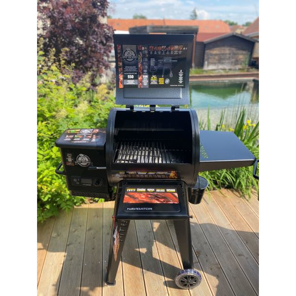 Gril na dřevěné pelety Navigator 550 Pit Boss PB550G