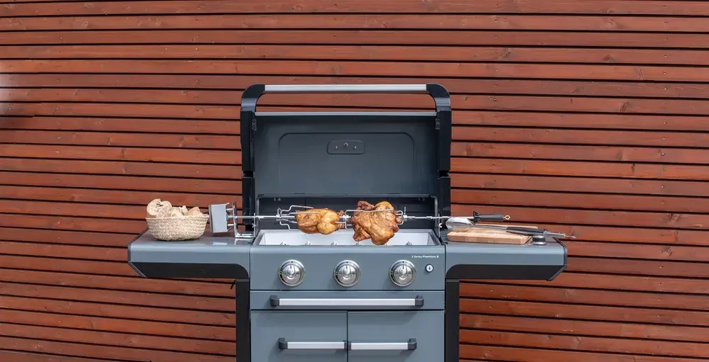 Set na rožnění - motor, jehla, 2 vidlice, uchycení, kryty hořáků Rotisserie Kit Campingaz 2181640