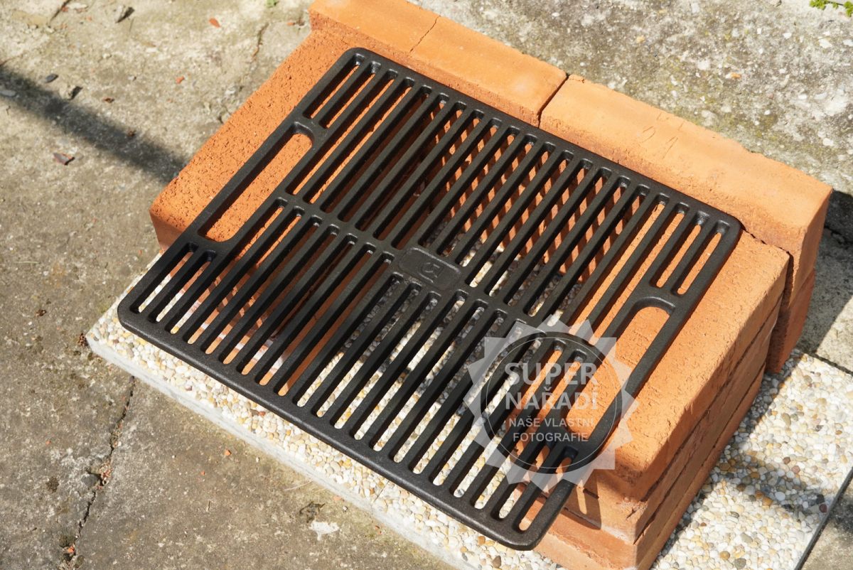 DAVR BBQ grilovací rošt 40x46cm z 10mm litiny, LE4046 obdélníkový, vnitřní madla