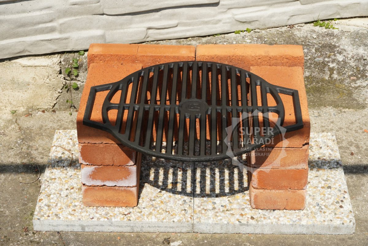 DAVR BBQ grilovací rošt 44cm z 10mm litiny, LE425 kruhový s madly