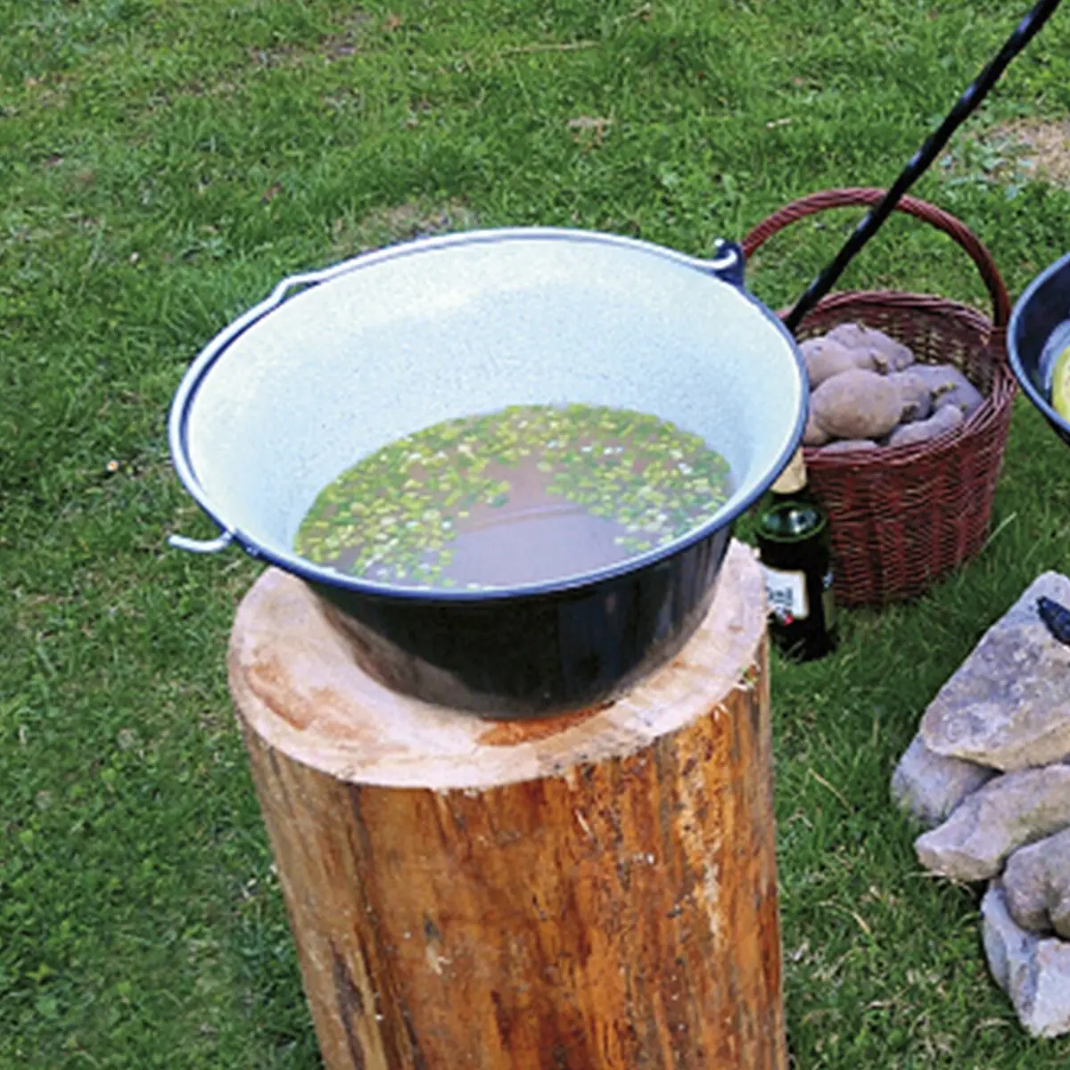 Orion Smaltovaný kotlík 7,5 l 111069, černý s ouškem pro zavěšení