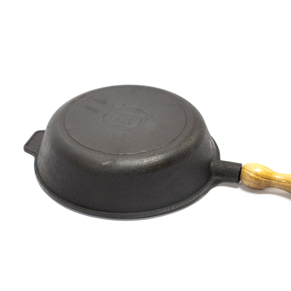 DAVR pánev litinová 24x6 cm LE61028, 4 mm dno, uzbecká s dřevěným madlem, hluboká