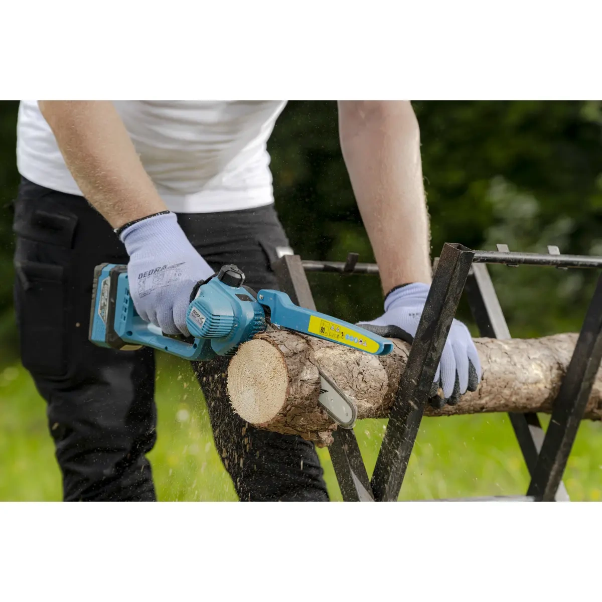 Dedra Mini Aku 18V řetězová pila 8" DED7181S, 200 mm lišta, SAS+ALL