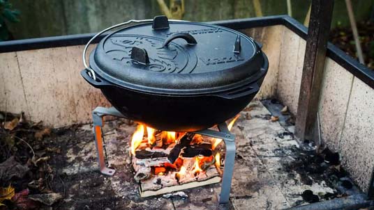 Petromax litinový kotlík, kazan 8 l, 39 cm s poklicí 700921, madlo, rovné dno