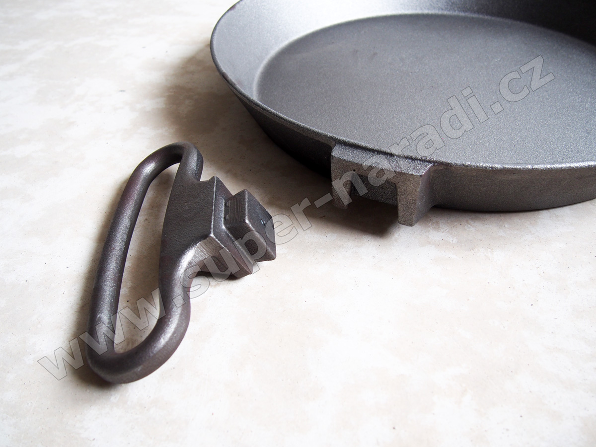 GTIP Pánev litinová Ø650 mm, V=90 zkosená s madly, nedělená