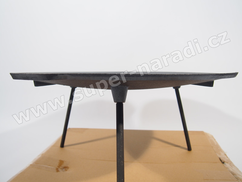 Grilovací litinový plát 45 cm, kruhový, na nožkách PWI 4536 Wok prohnutý