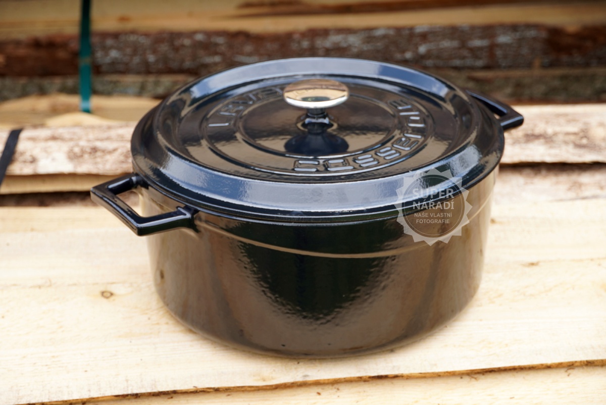 Litinový černý hrnec 32 cm smalt, kulatý Lava Metal LVYTC32K2BL