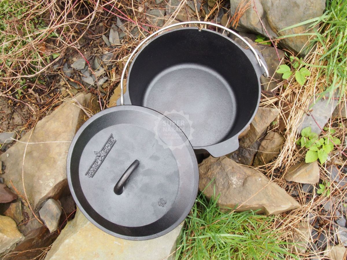 Litinový hrnec 25 cm 4 l s poklicí Camp Chef Dutch Oven bez nožiček CC-C10EU Universal