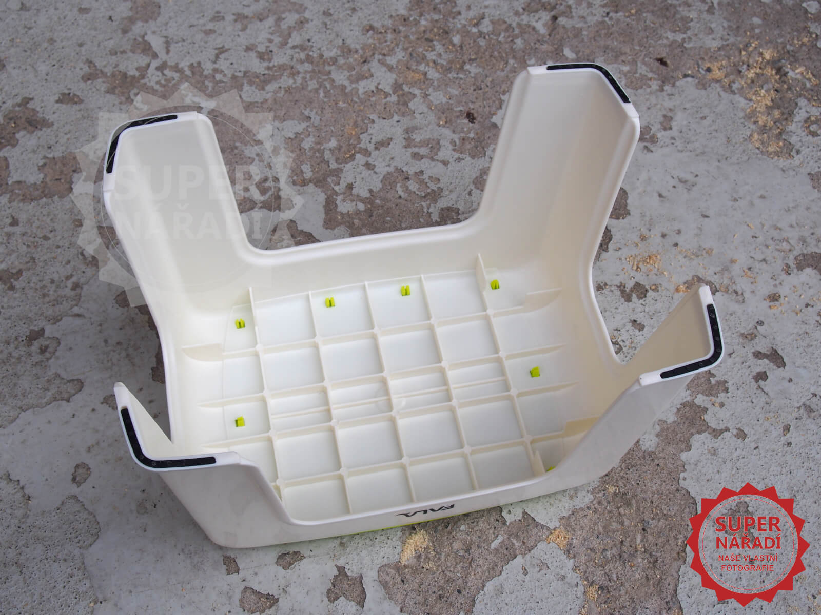 Plastová stolička 30x20x21cm zelená Fala 75915