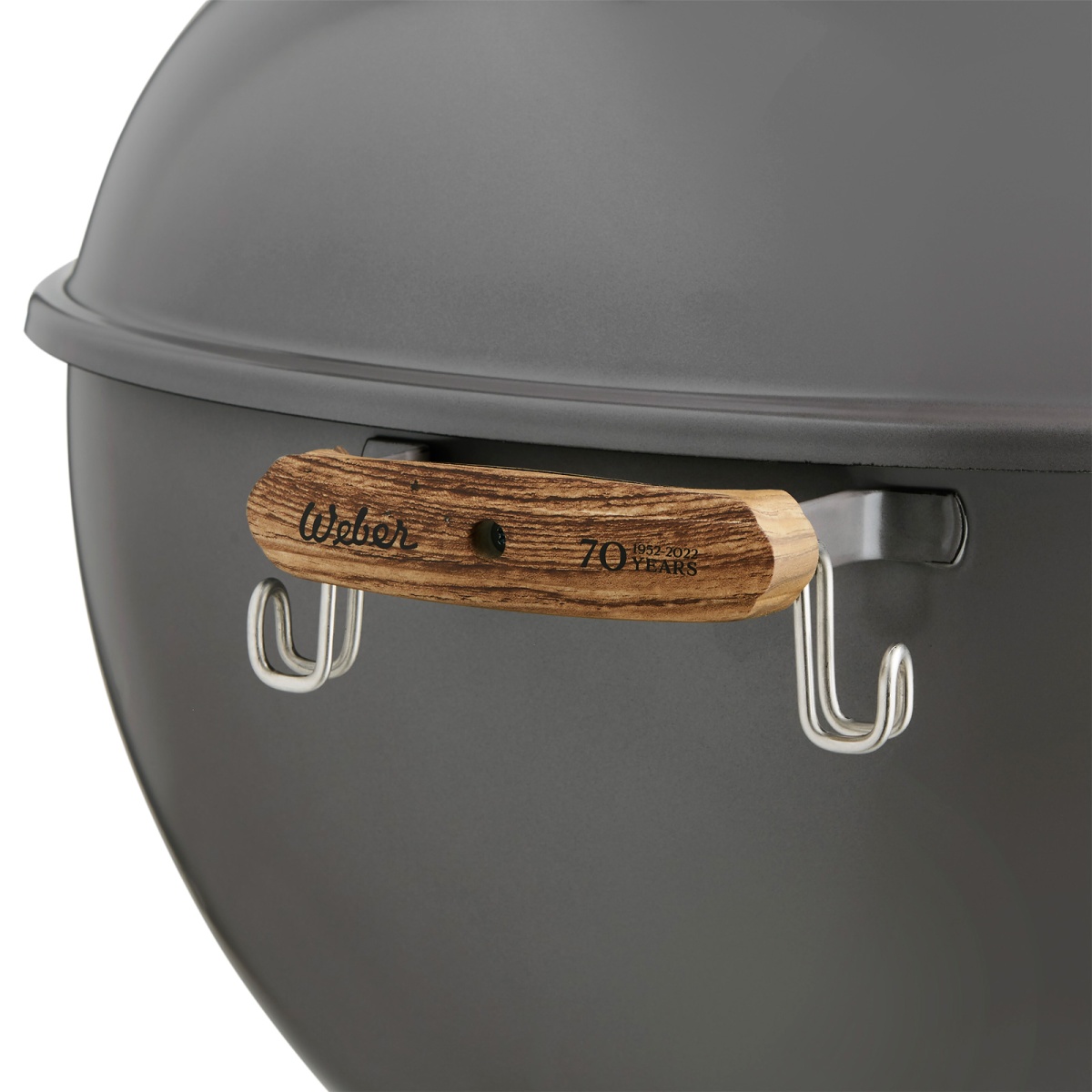 Weber kotlový gril 70th Anniversary Kettle, 57cm Metal Grey, 19521004 na dřevěné uhlí