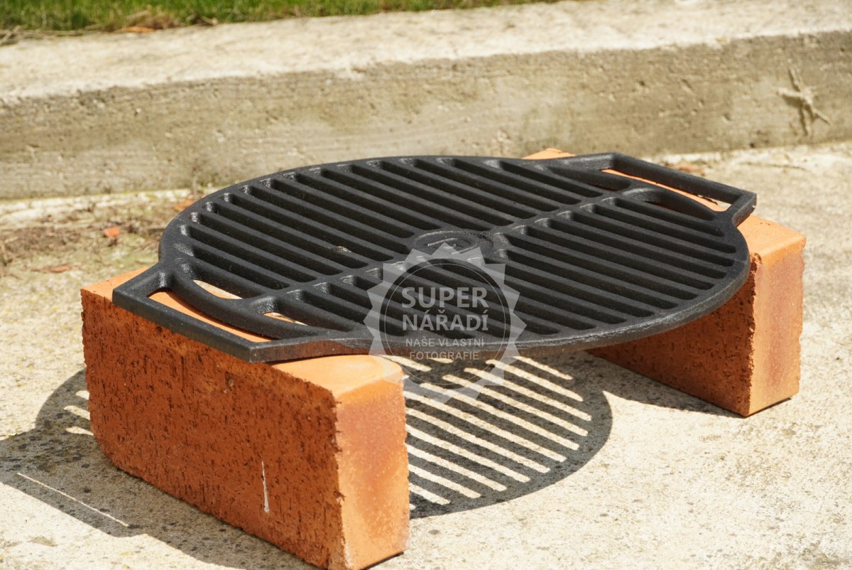 DAVR BBQ grilovací rošt 44cm z 10mm litiny, LE425 kruhový s madly