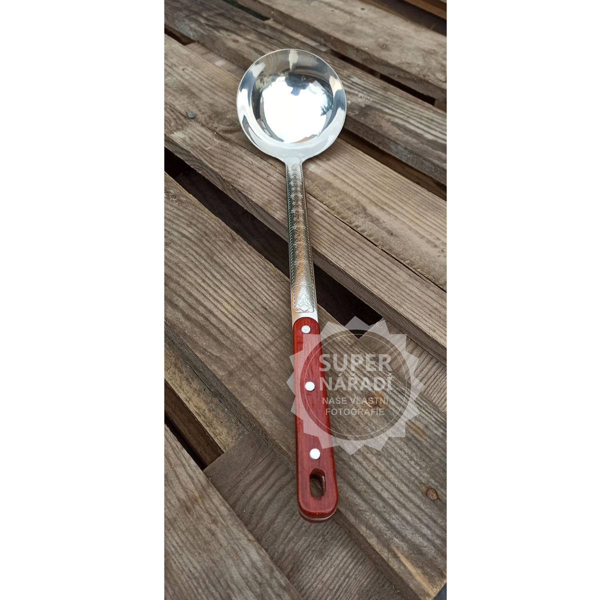Nerezová naběračka 43 cm, 0,16l lžíce 11 cm, IE470 se vzorem, dřevěné madlo KZT chochla