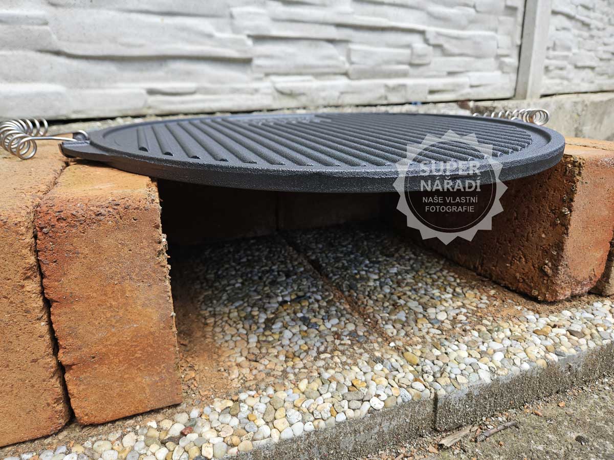 Grilovací plát 42 cm, litinový, oboustranný s chromovanými madly PWI New 11045