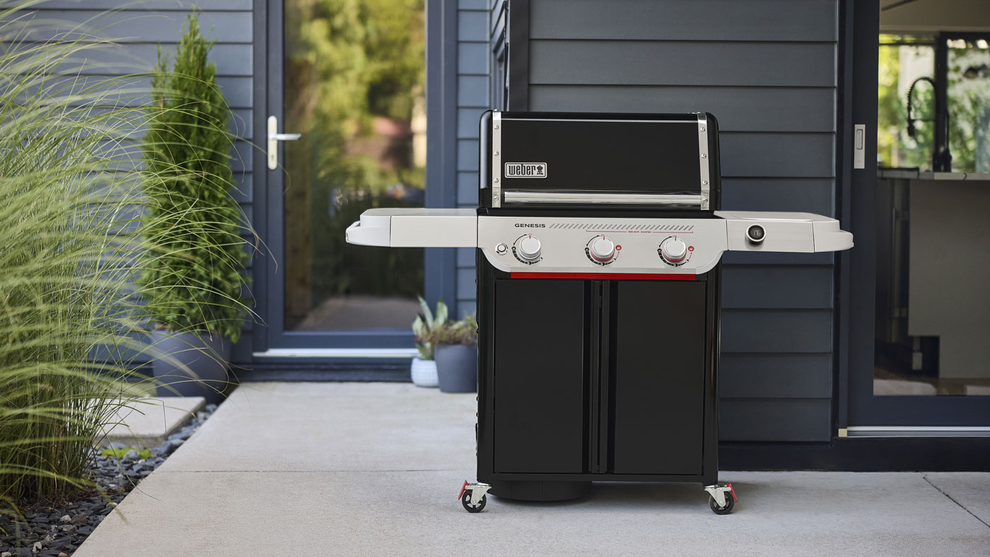Weber Plynový gril Genesis E-325W, 1501394, 3 hořáky 14,3kW, Sear Zone, Smart teploměr, černý