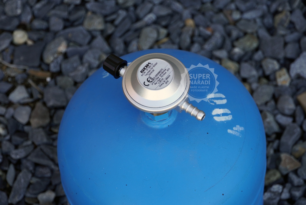 GOK Regulátor plynu 29 mbar LPG na 2 kg láhev s ventilem 01 043 13, EN61 combi