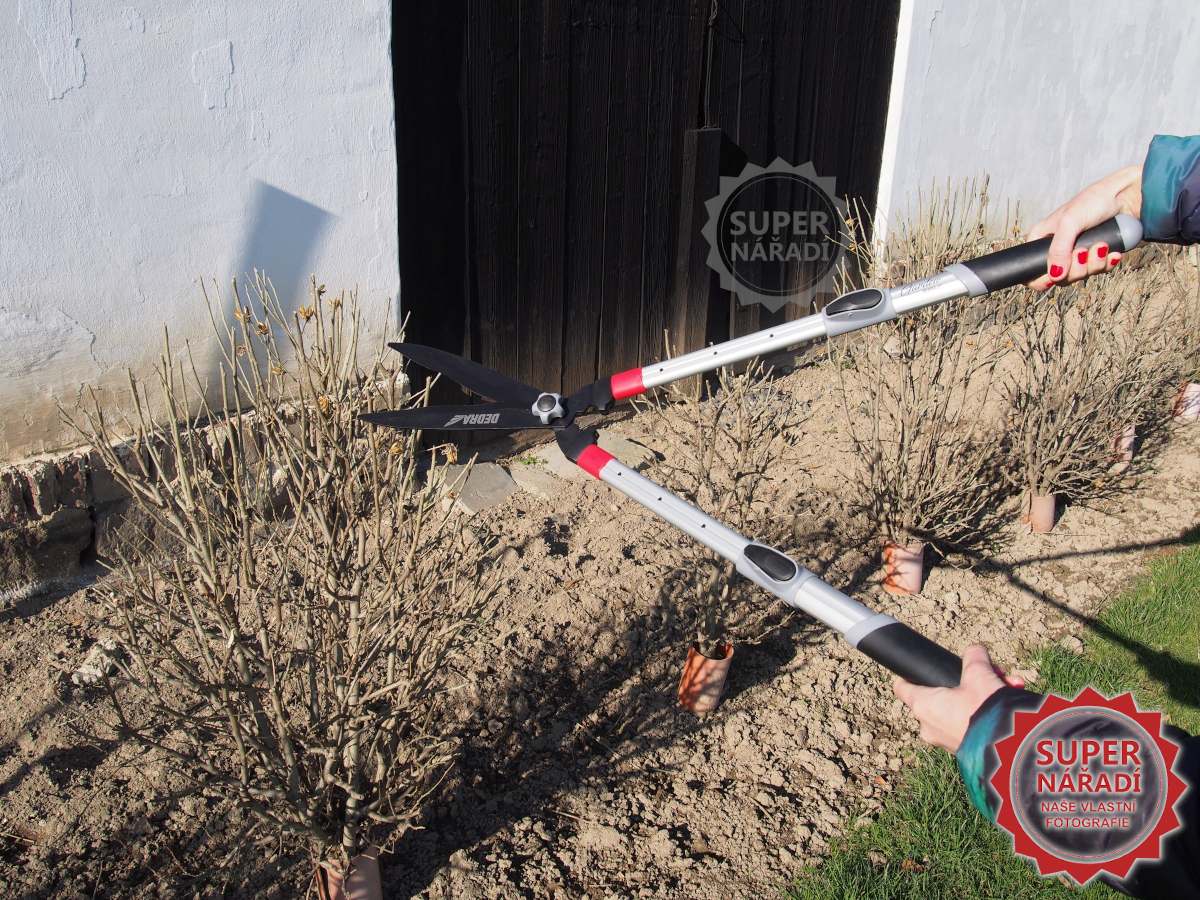 Nůžky na živý plot, teleskopické Dedra 80A043 zvlněný nůž