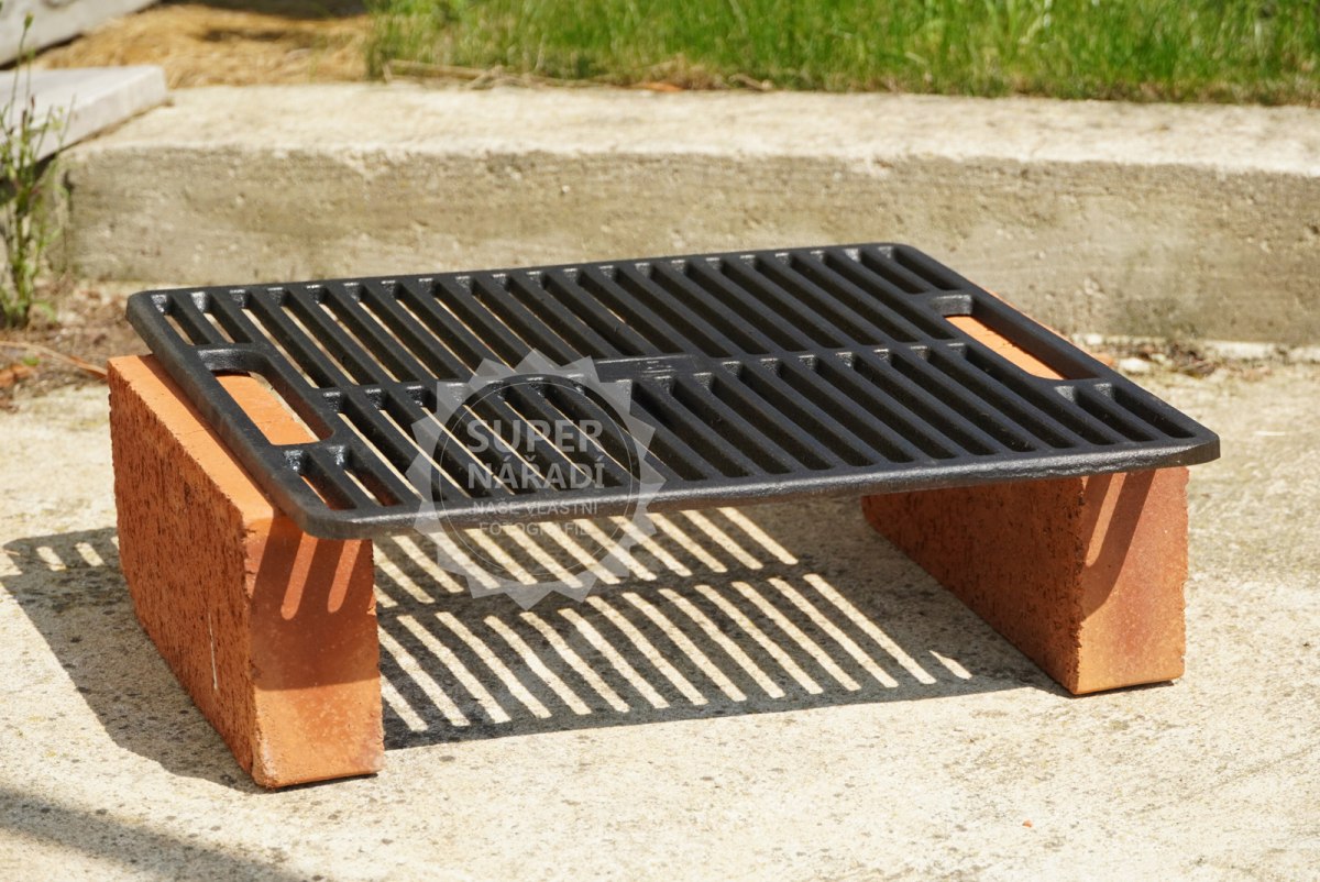 DAVR BBQ grilovací rošt 40x46cm z 10mm litiny, LE4046 obdélníkový, vnitřní madla