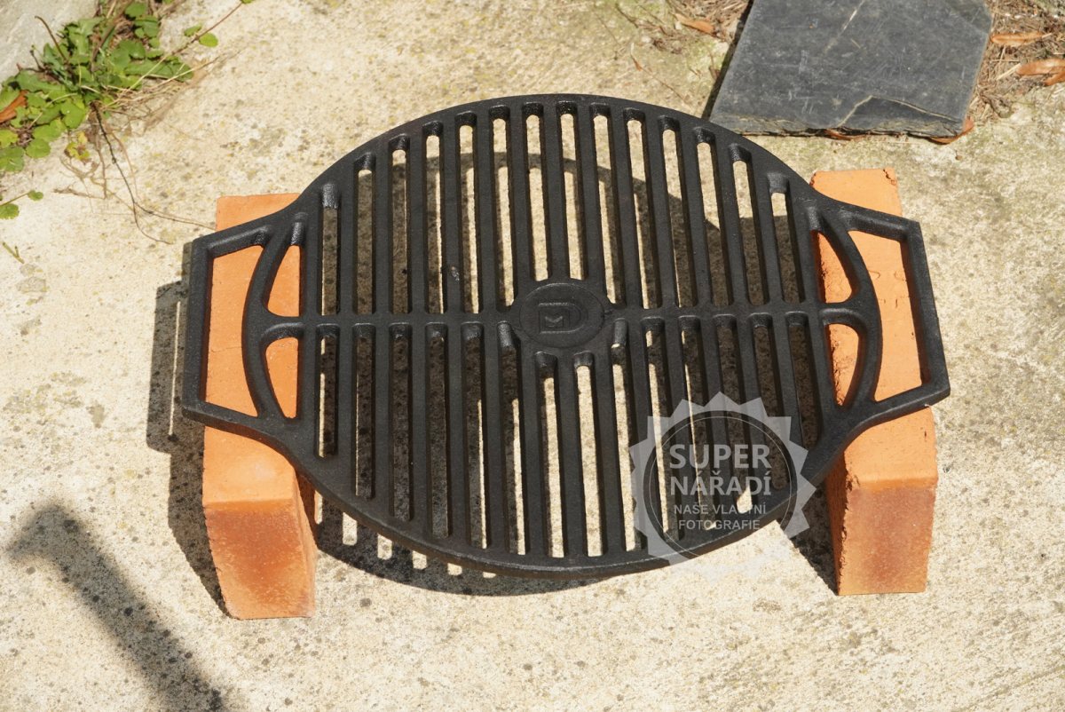 DAVR BBQ grilovací rošt 44cm z 10mm litiny, LE425 kruhový s madly