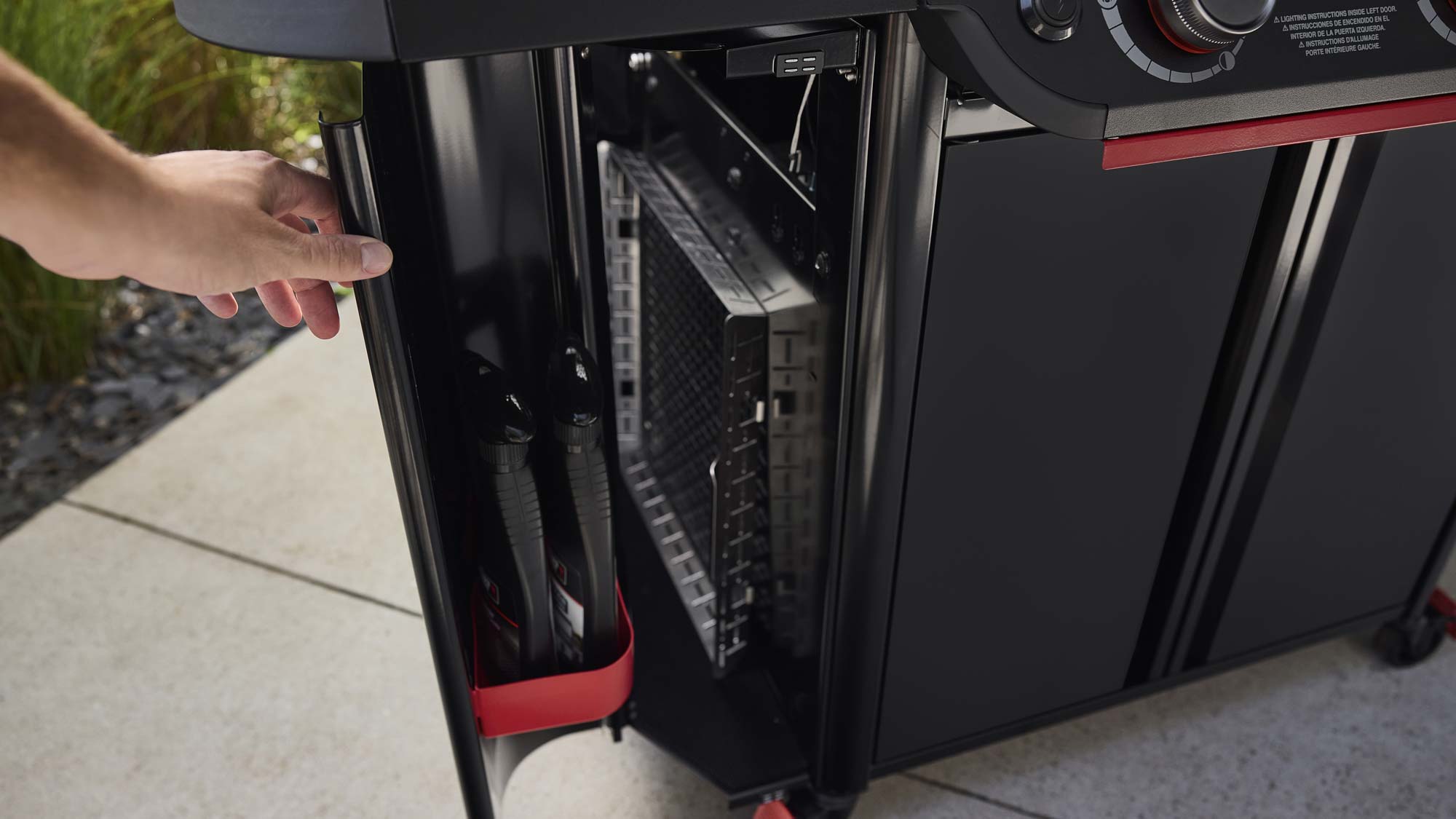 Weber Genesis E-330WR Stealth 1502311, plynový gril, W-Crafted GBS, Works, 3+1 hořák Sear Burner + rožeň 230V