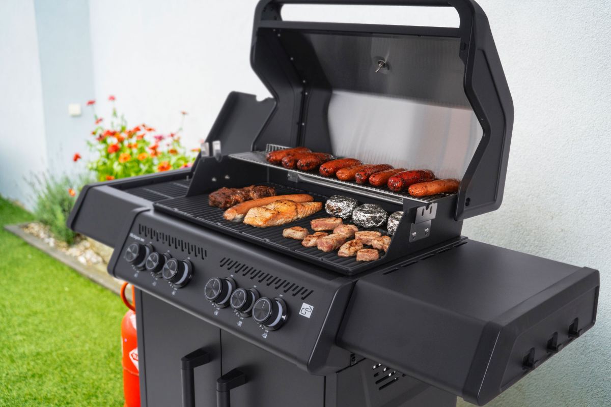 G21 Plynový gril 21kW Michigan BBQ Premium Line, 6 hořáků 6390312, černý, skříňový, 230V jehla