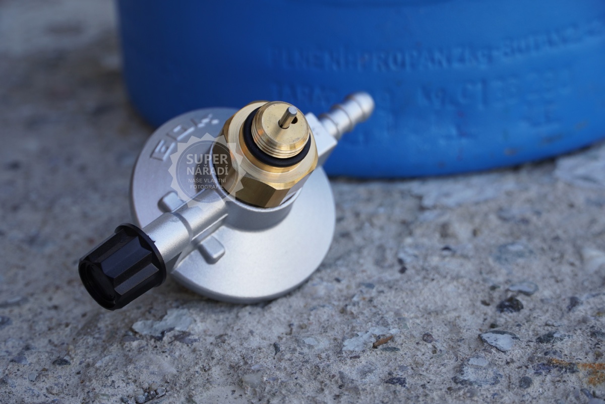 GOK Regulátor plynu 29 mbar LPG na 2 kg láhev s ventilem 01 043 13, EN61 combi
