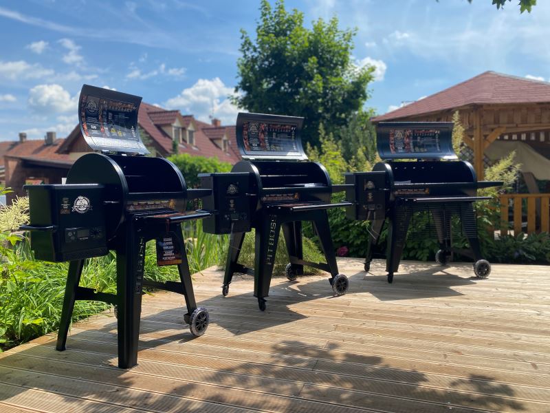 Gril na dřevěné pelety Navigator 550 Pit Boss PB550G